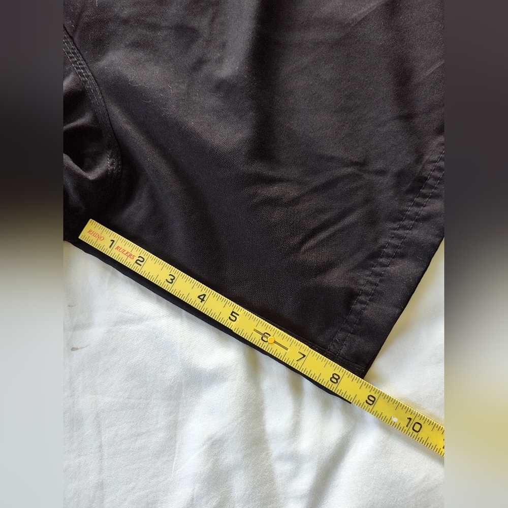 SPEEDO Men's Swim Trunks. Size XXL. 8 1/2" Inseam. Lined Inside. - Picture 7 of 8